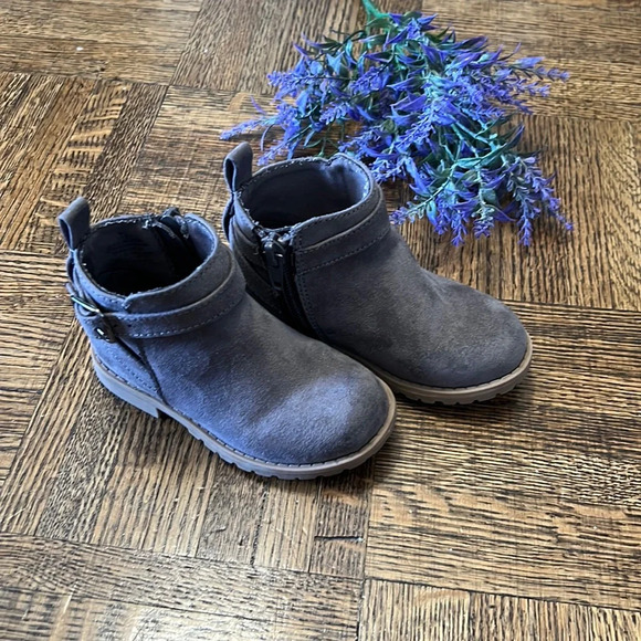 OLD NAVY Baby Boots - Picture 1 of 6